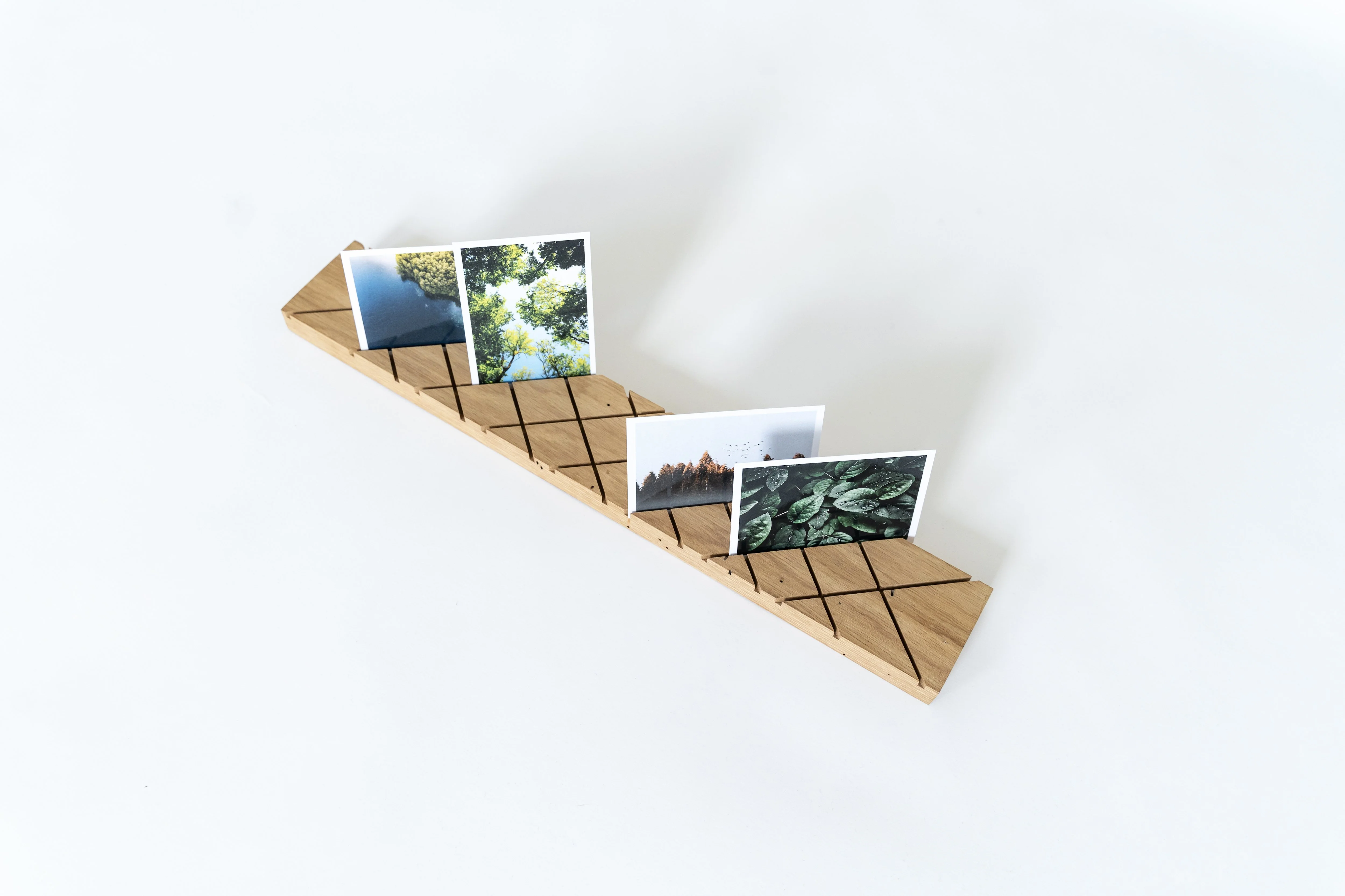 Atminta Oak Photo Stand - Image 4