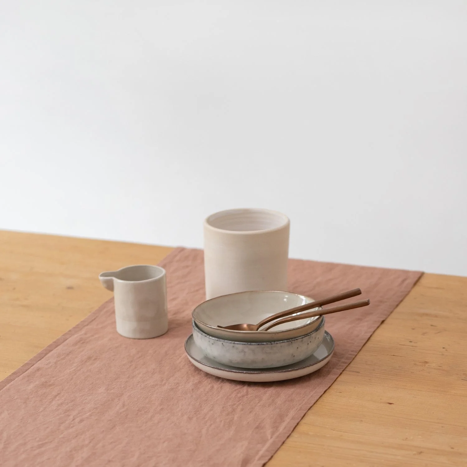 Cafe Creme Lightweight Linen Table Runner (Set of 3) - Image 3