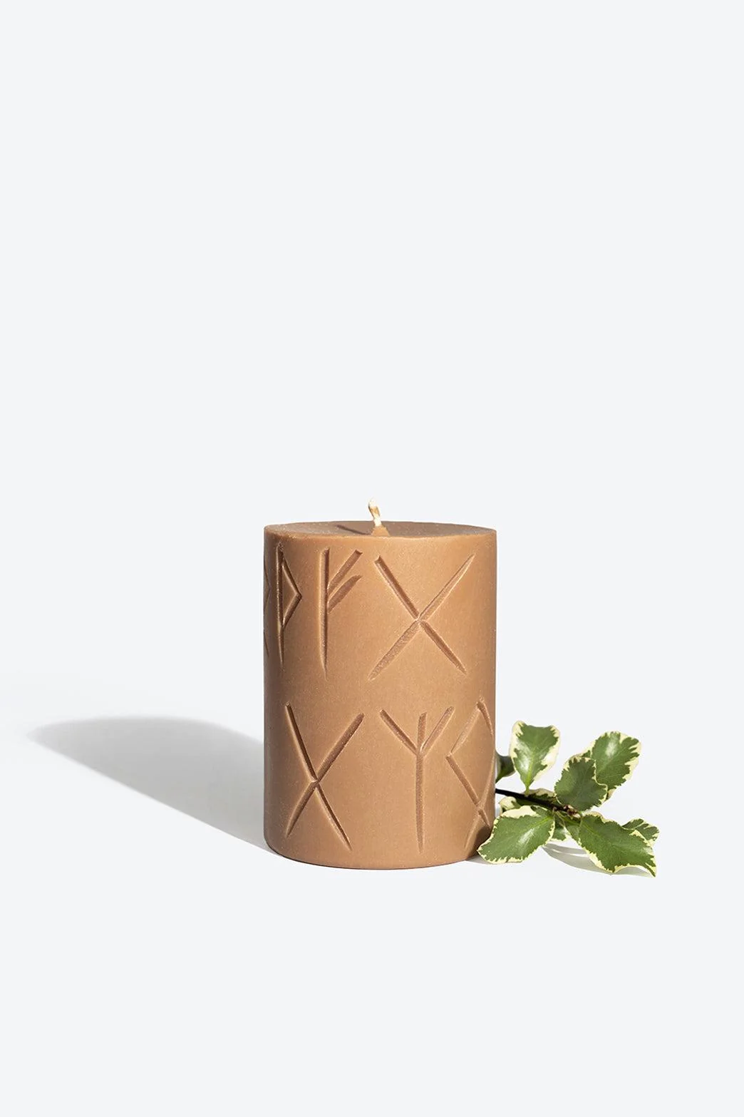 Frigga Rune Candle - Image 4