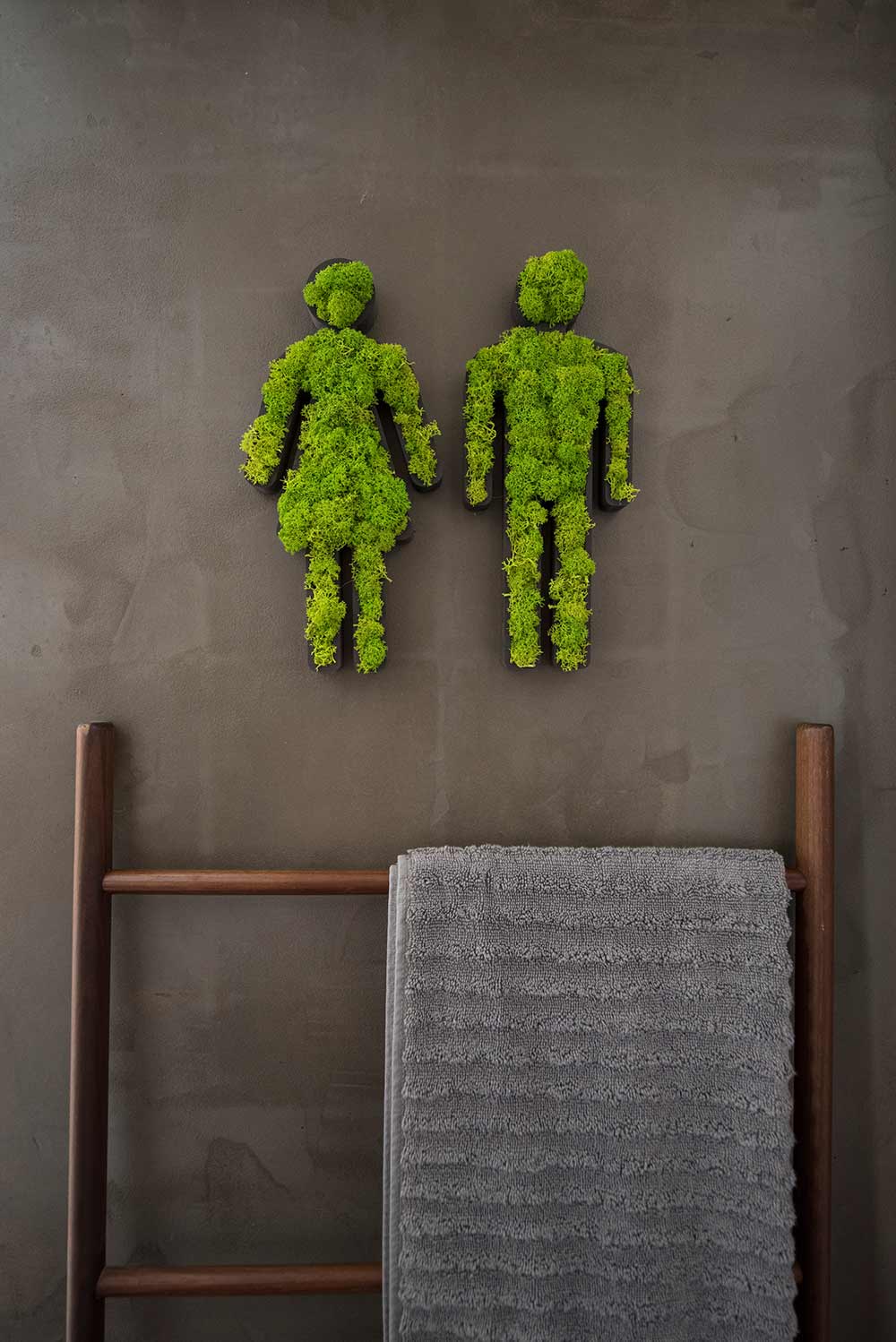 Green Toilet Signs Moss Wall Art - Image 11