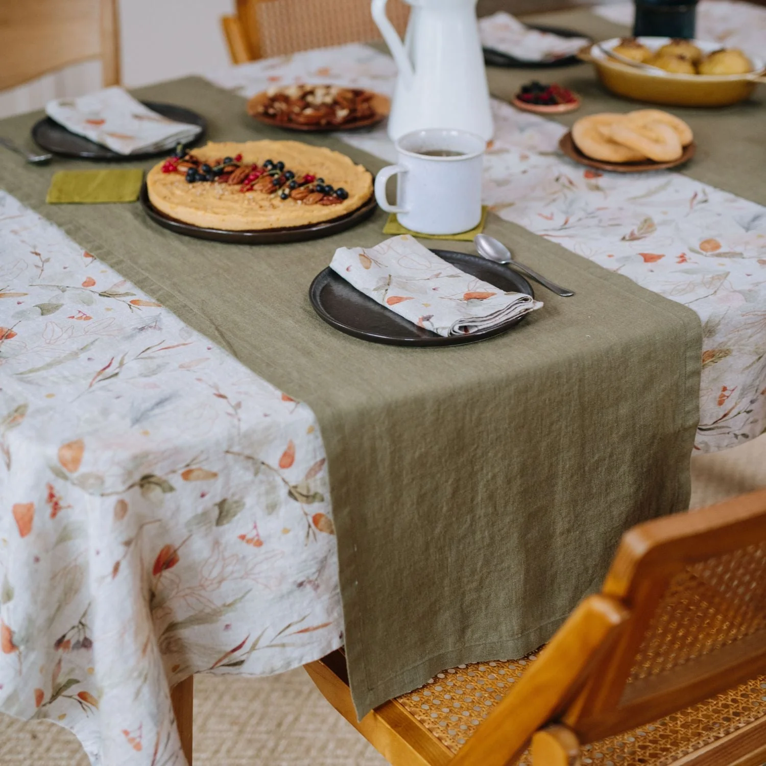 Martini Olive Linen Table Runner (Set of 3) - Image 3