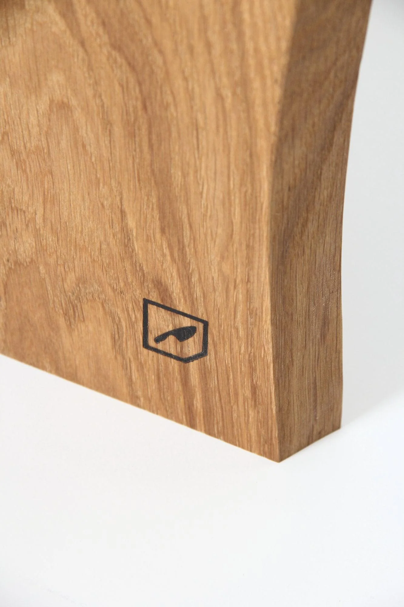 Mediea Large Oak Cutting Board - Image 10