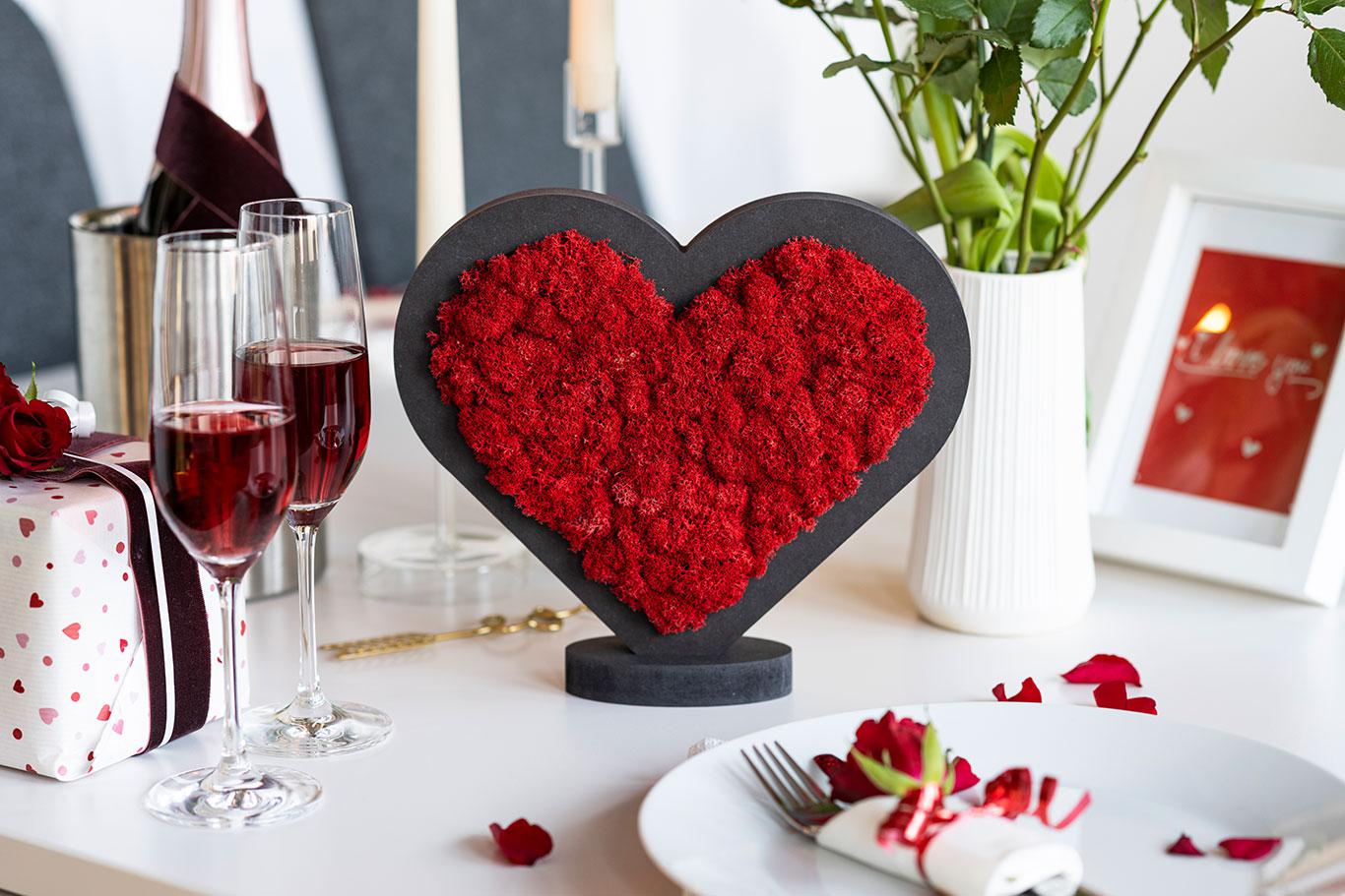 Red Moss Heart - Image 2