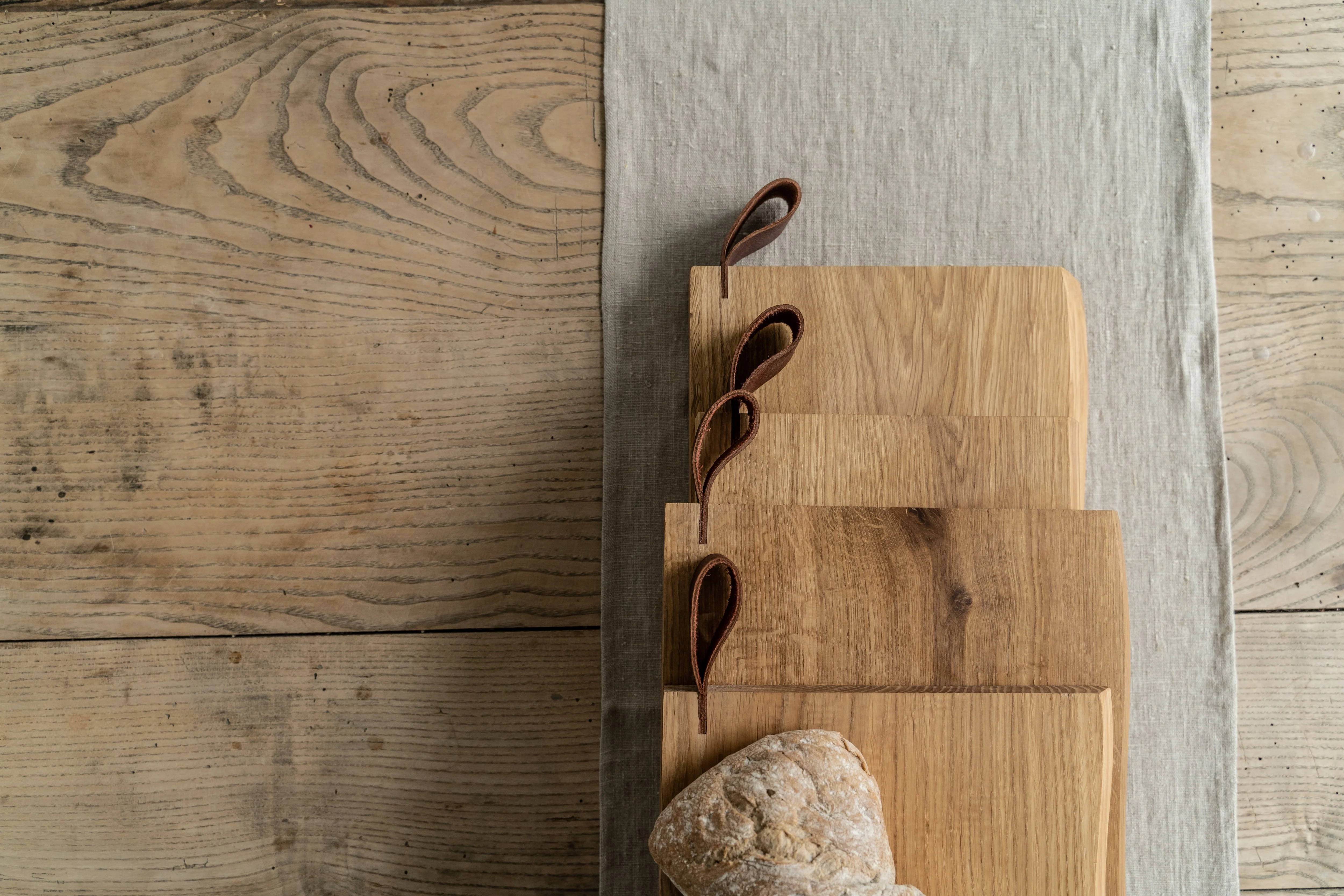Mediea Mini Oak Cutting Board - Image 17