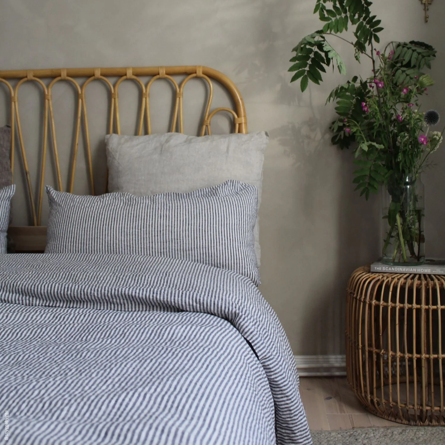 Thin Black Stripes Linen Duvet Cover Set - Image 7