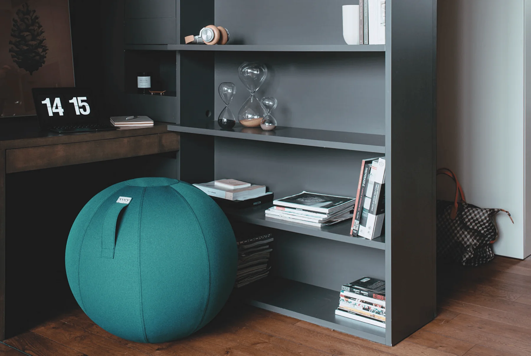 Vluv Leiv Sitting Ball - Image 4