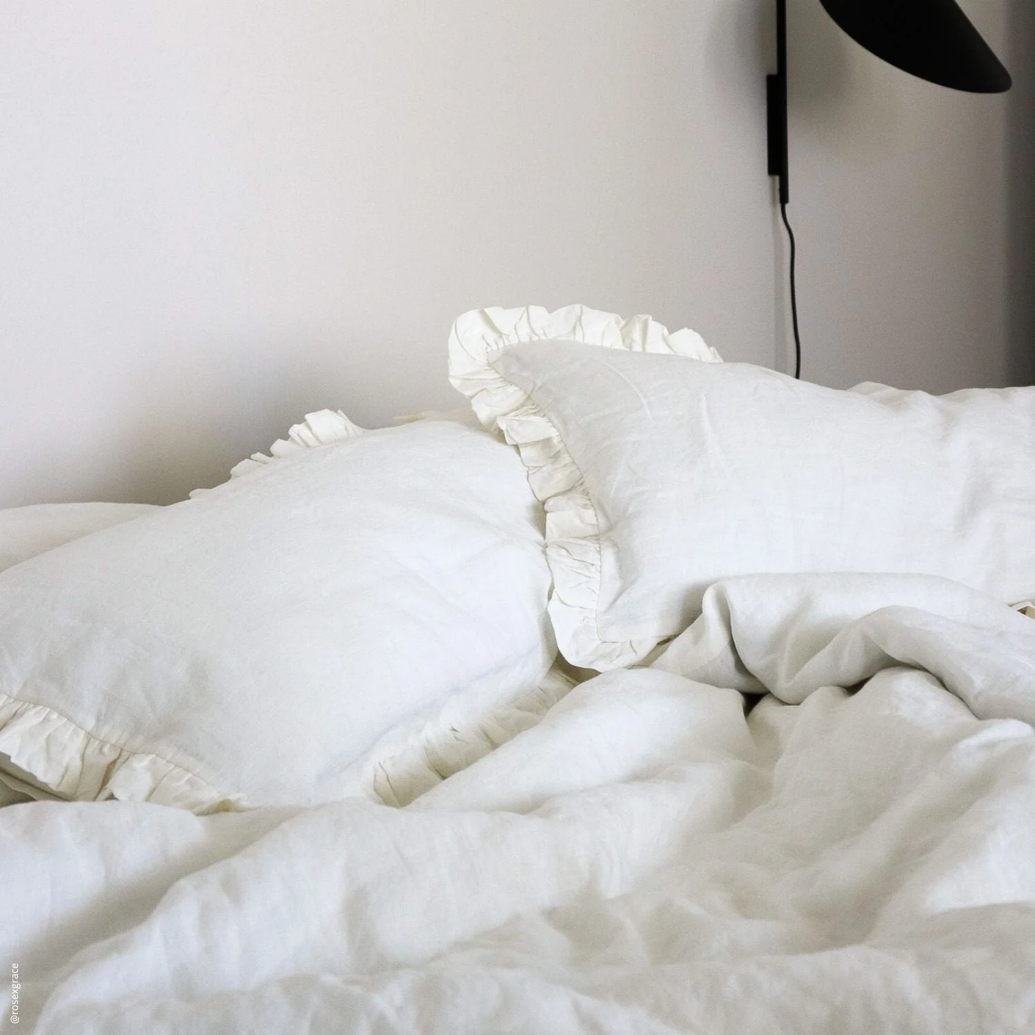 White Linen Pillowcase with Frills - Image 3