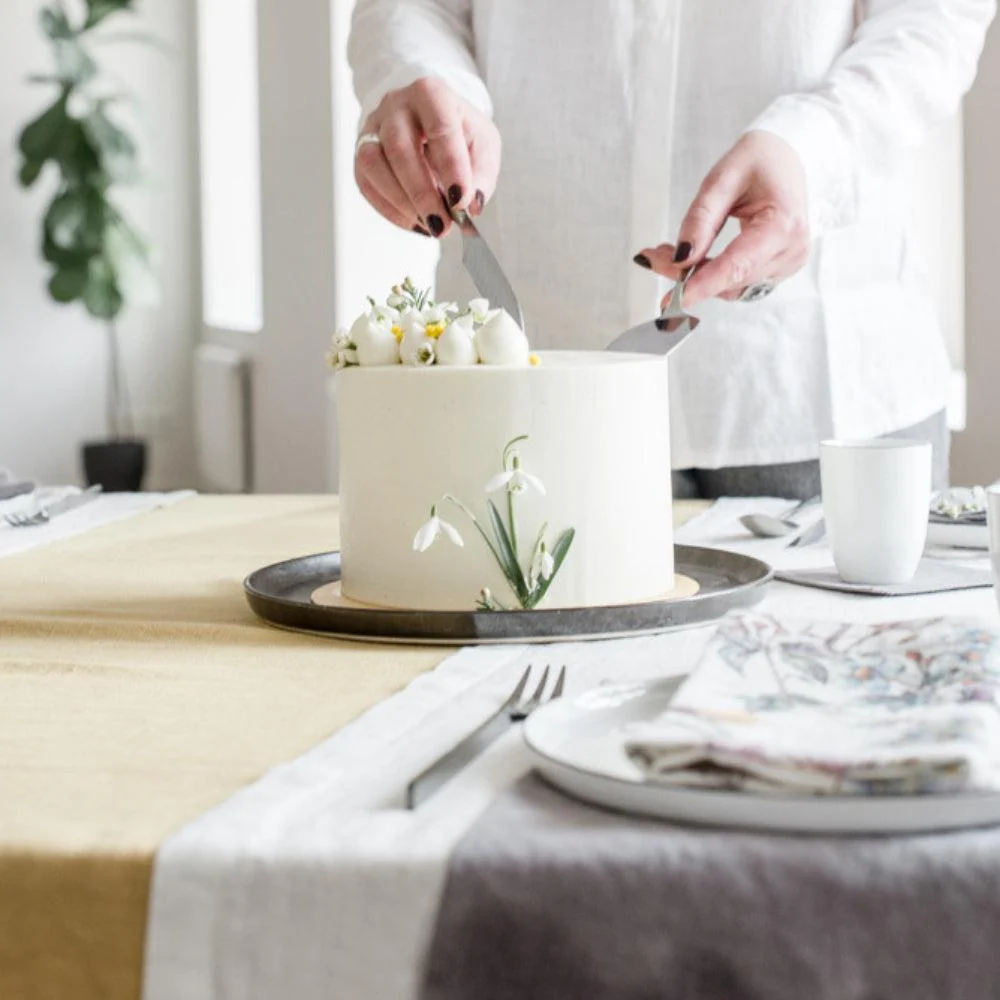 White Linen Table Runner (Set of 3) - Image 4