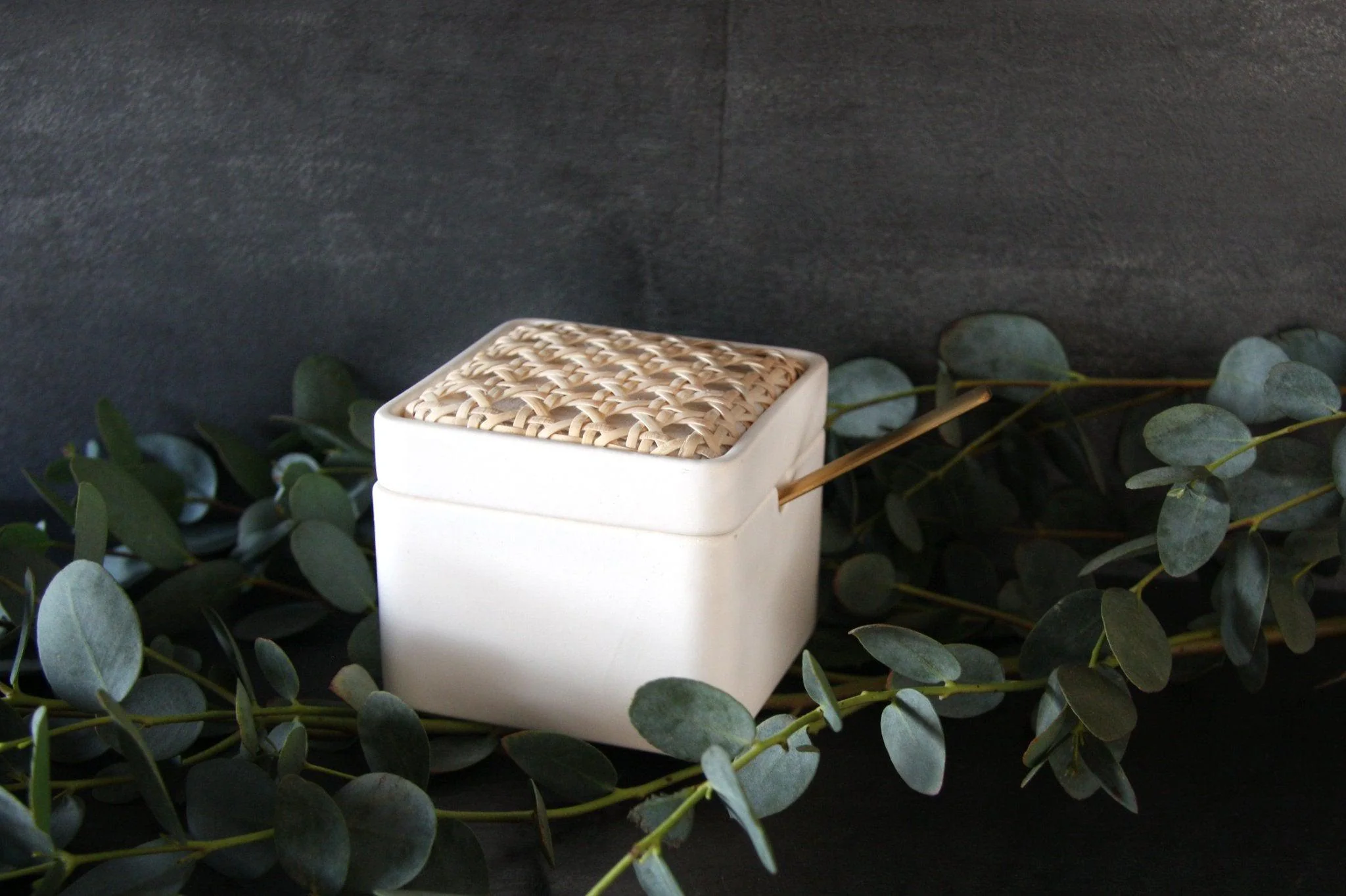 White Viennese Braid Concrete Box - Image 5